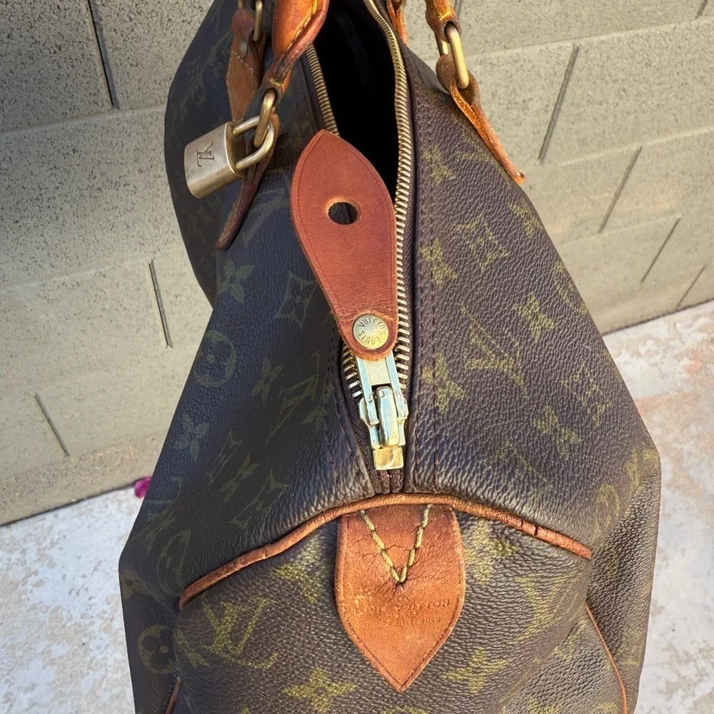 Authentic Vintage Speedy 40